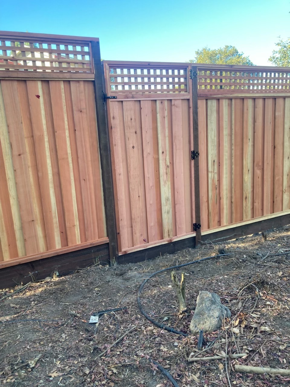 Penngrove — 8 ft Picture-Frame Board-on-Board with Matching Gates