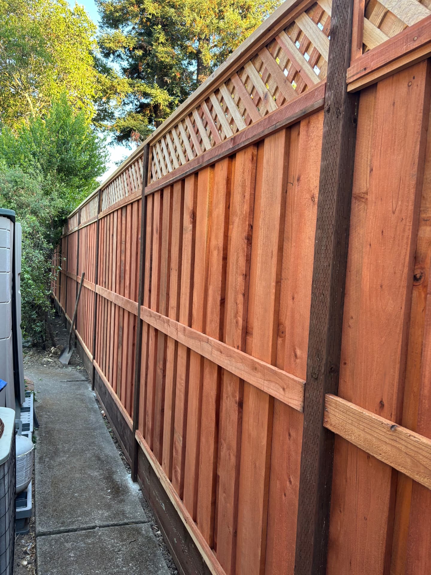 Kenwood — 8 ft Board-on-Board with Lattice & Custom Gates